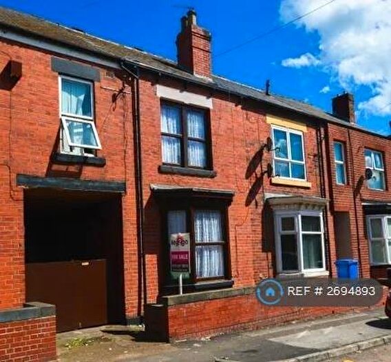 3 Bedroom Terraced House To Rent In Poole Road, Sheffield, S9
