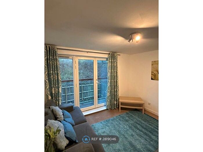 4 Bedroom Flat To Rent In Duff St, Edinburgh, EH11