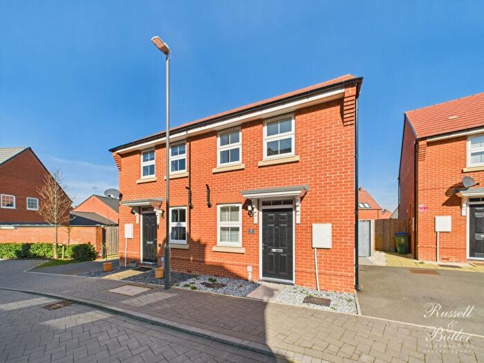 2 Bedroom Semi-Detached House To Rent In Frideswide Street, Buckingham, MK18