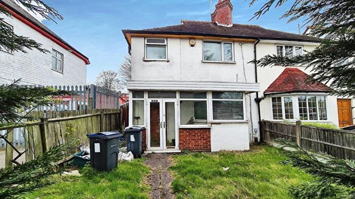 3 Bedroom Semi Detached House For Sale In Marsh Hill, Birmingham, B23