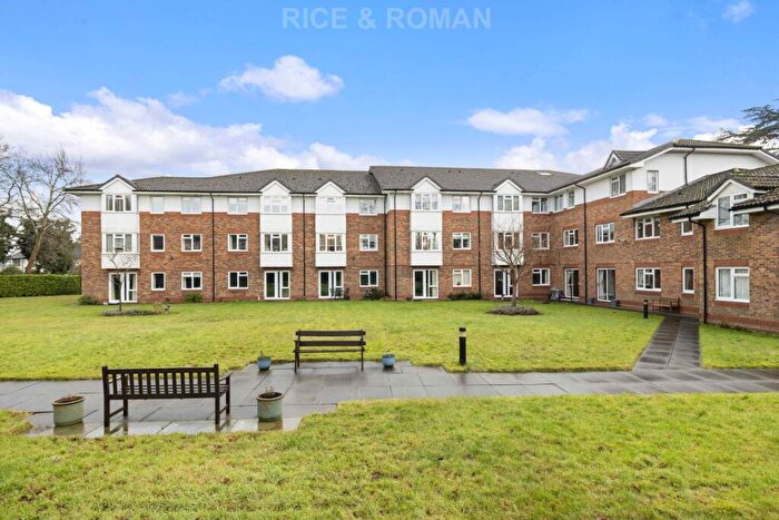 1 Bedroom Retirement Property To Rent In Cedar Court, Addlestone, KT15