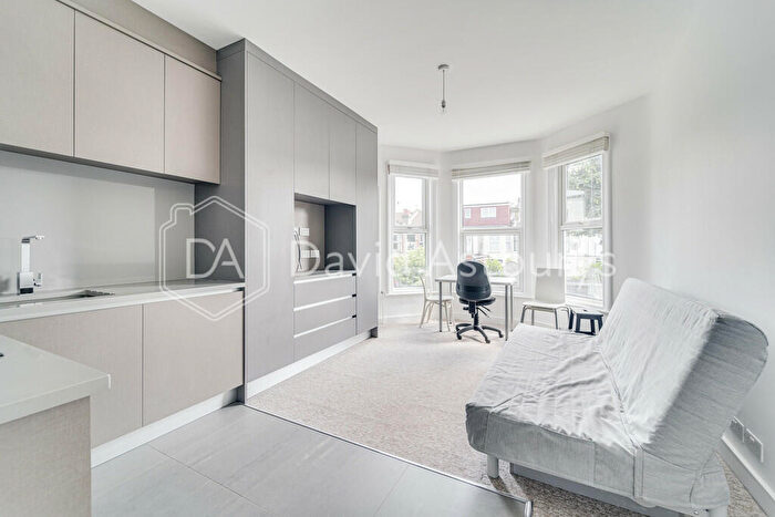 Studio To Rent In Sylvan Avenue, Wood Green, London, N22