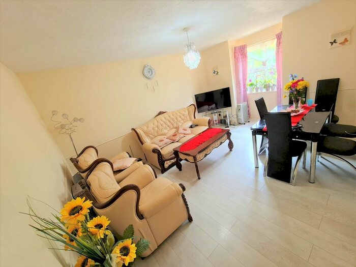 2 Bedroom Flat To Rent In Flat, Conifer Court, Bluebell Way, Ilford, Essex, IG1