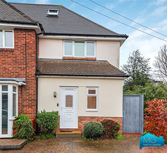 1 Bedroom Detached House For Sale In Barber Close, London, N21