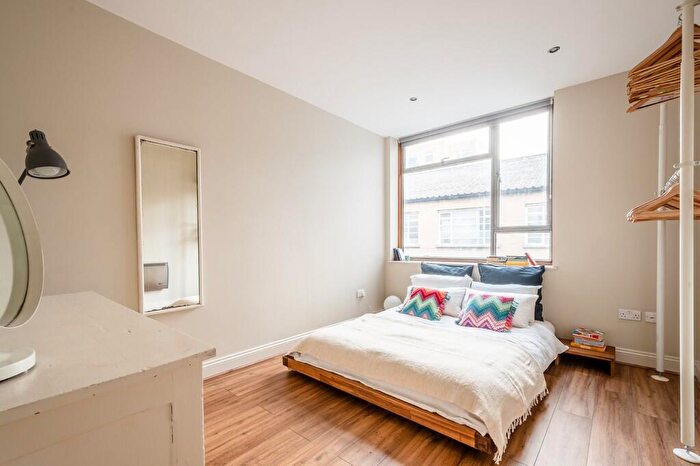 2 Bedroom Flat For Sale In Ellingfort Road, E8