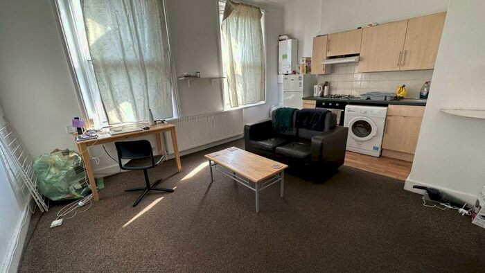 1 Bedroom Flat To Rent In Green Lanes, Haringey, N4