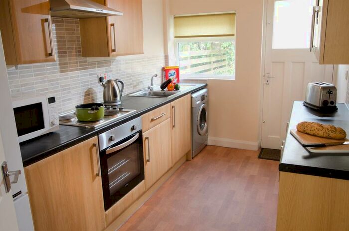 3 Bedroom Private Hall To Rent In Willow Lane, Lancaster, LA1