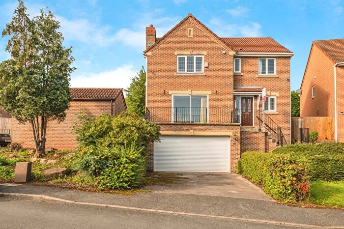 4 Bedroom Detached House For Sale In Chadwick Crescent, Dewsbury, WF13