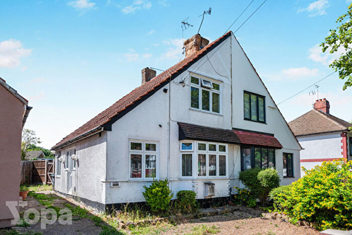 3 Bedroom Semi Detached House For Sale In Old Road East, Gravesend, DA12