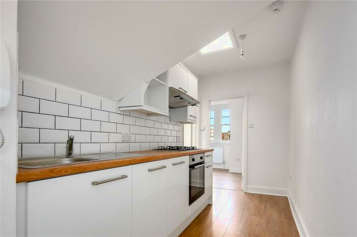 1 Bedroom Flat To Rent In Mare Street, Hackney, London, E8