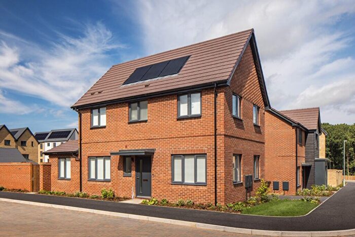 3 Bedroom Detached House For Sale In Wheldon Lane, Crowthorne, RG40