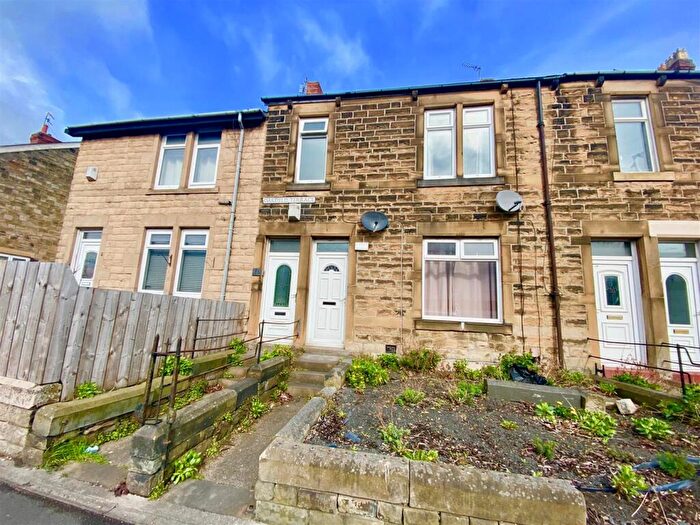 2 Bedroom Apartment To Rent In Oakfield Terrace, Pelaw, Gateshead, NE10