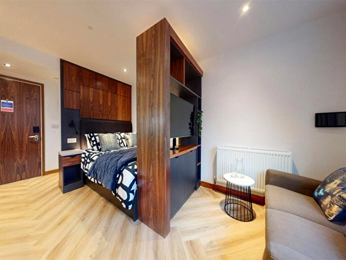Apartment To Rent In Apt, Live Oasis Deansgate #, M2