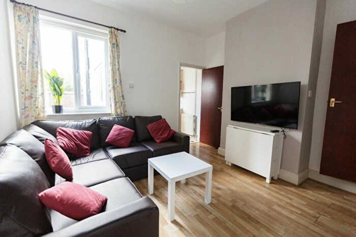 4 Bedroom House To Rent In Harold Road, Edgbaston, Birmingham, West Midlands, B16