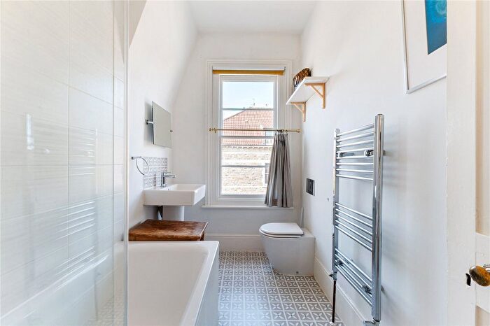 4 Bedroom Terraced House To Rent In Sunningdale, Bristol, Somerset, BS8