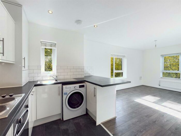 2 Bedroom Apartment To Rent In Mount Road, Manchester, Greater Manchester, M19