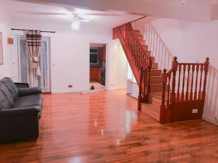 4 Bedroom Terraced House To Rent In Ranelagh Road, Southall, UB1