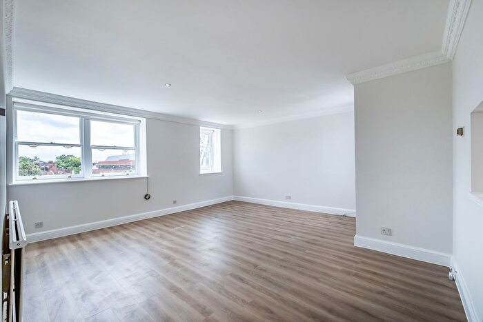 2 Bedroom Flat To Rent In Hornton Street, London, W8