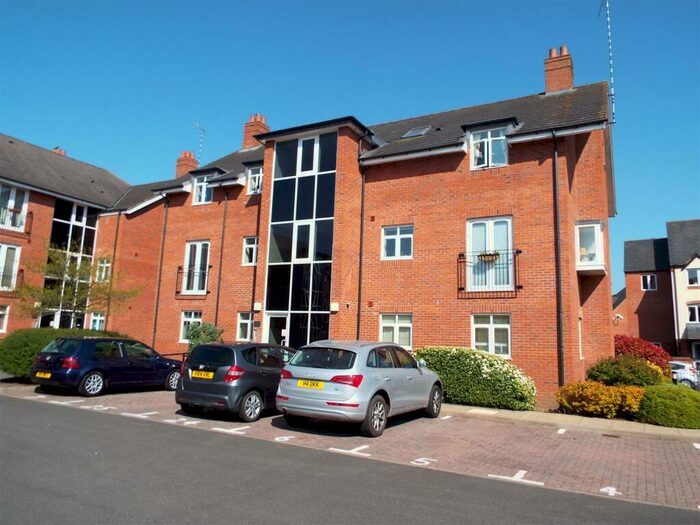 2 Bedroom Flat To Rent In Woodville Court, Warwick, CV34