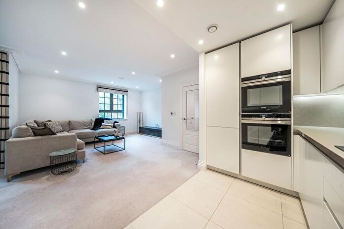 2 Bedroom Apartment To Rent In Glen Island Taplow, SL6