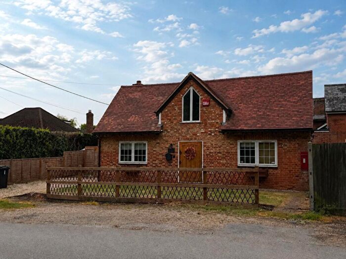 3 Bedroom Detached House For Sale In Wildmoor Lane, Sherfeld-On-Loddon, Hook, Hampshire, RG27