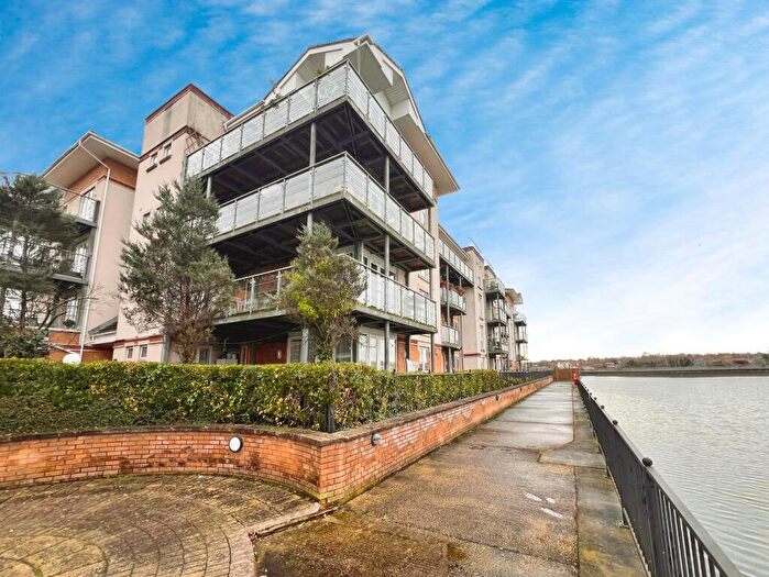 2 Bedroom Apartment For Sale In Hawkeswood Road, Southampton, Hampshire, SO18
