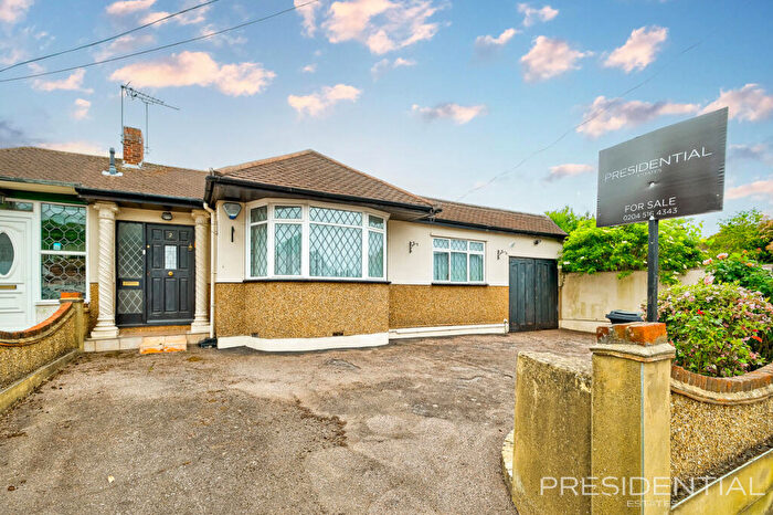 3 Bedroom Bungalow For Sale In Cheriton Avenue, Clayhall, IG5