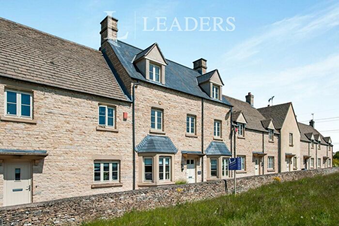 4 Bedroom Town House To Rent In Blackberry Walk, GL7