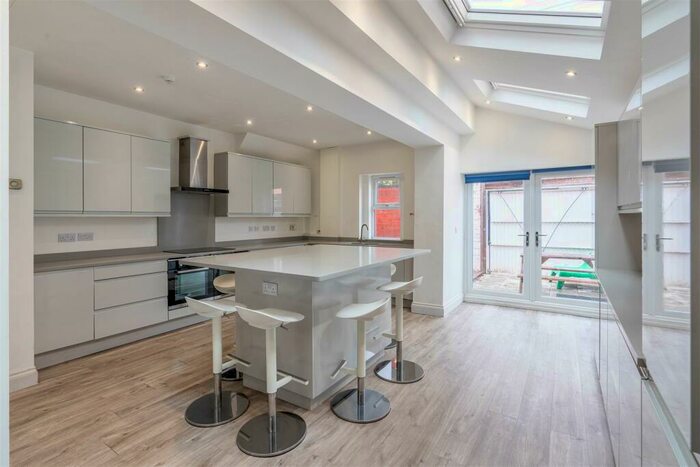 8 Bedroom Terraced House To Rent In £pppw - Sunbury Avenue, Jesmond, NE2