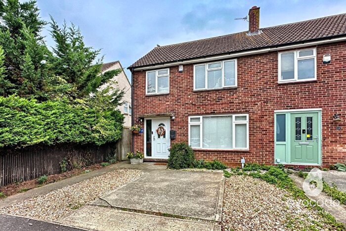 3 Bedroom End Terrace House For Sale In Chalvey Road, Bicester, OX26