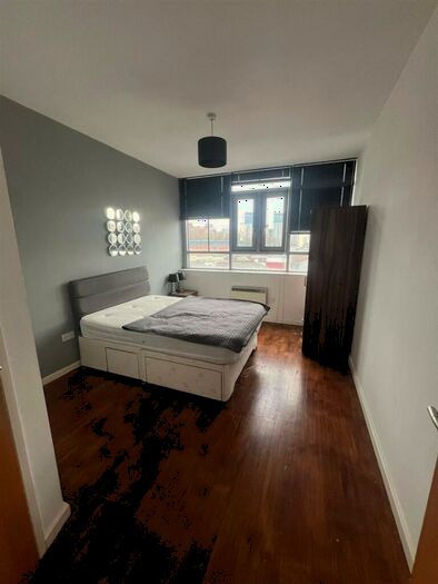 2 Bedroom House To Rent In Byron Street, Leeds, LS2