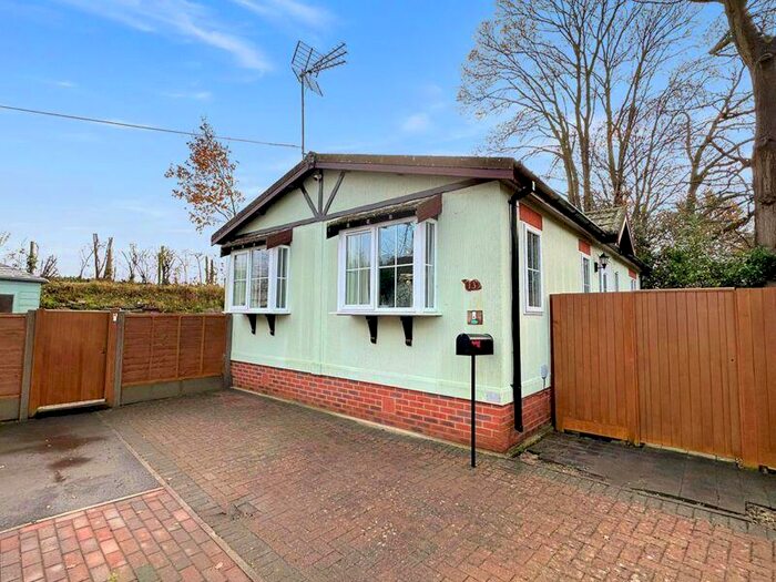 2 Bedroom Detached Bungalow For Sale In Marlow. Secluded 'Park Home' Living, SL7