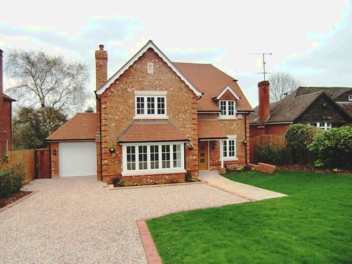 4 Bedroom Detached House To Rent In Cockney Hill, Tilehurst, RG30