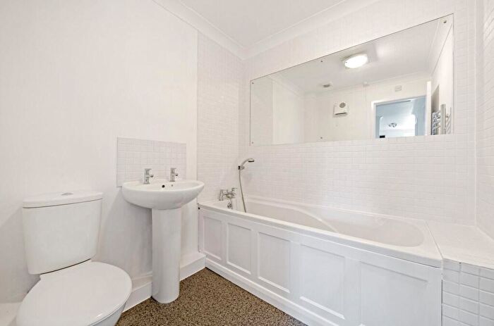 1 Bedroom Flat For Sale In Andover Road, Ludgershall, Andover, SP11