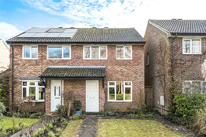 3 Bedroom Semi Detached House For Sale In Goodson Walk, Marston, OX3