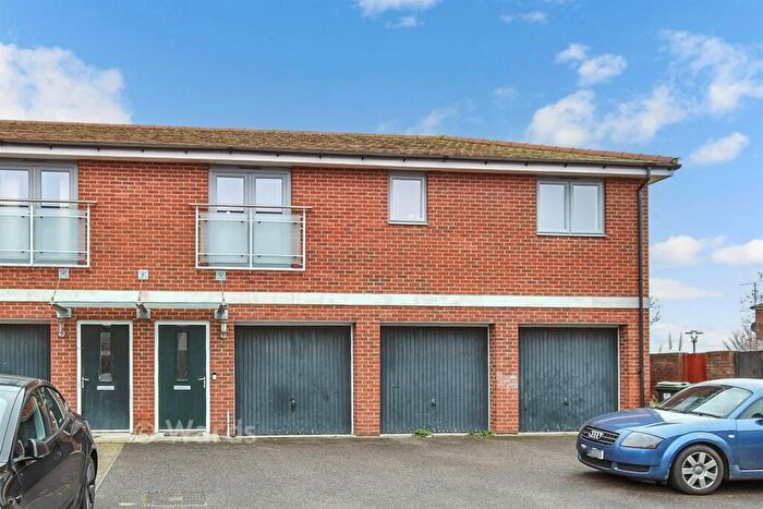 2 Bedroom Coach House For Sale In Wells Court, Northfleet, Gravesend, Kent, DA11