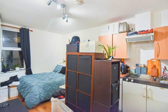 Studio To Rent In Mare Street, London E8