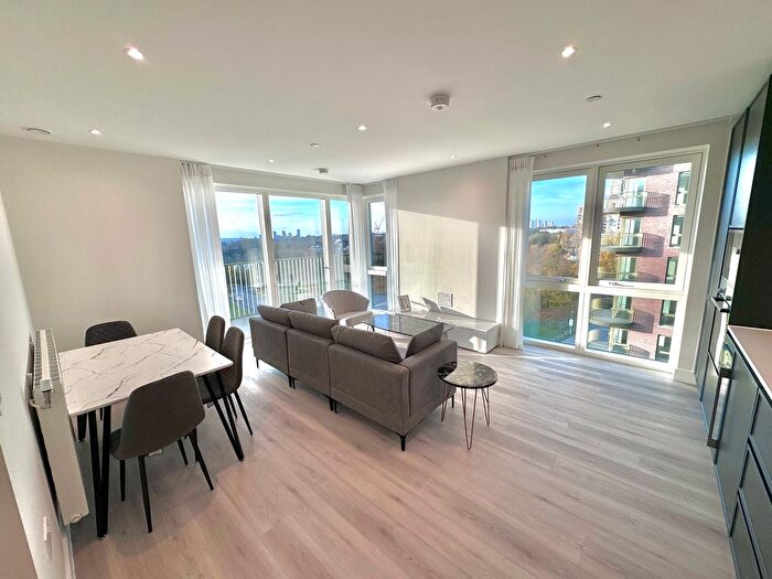 2 Bedroom Flat To Rent In London, SE3