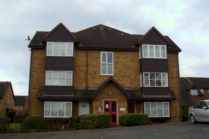 Studio To Rent In Cambrian Green, Snowdon Drive, Colindale NW9
