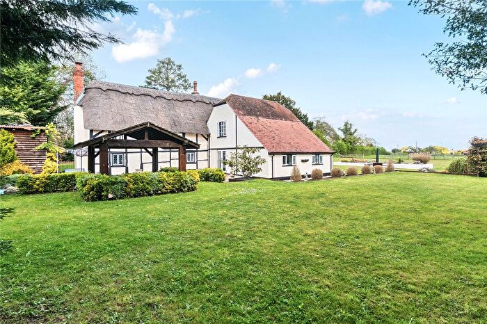 3 Bedroom Detached House For Sale In Crookham Common Road, Reading, RG7