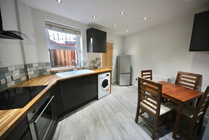 1 Bedroom Flat To Rent In Ground Floor Flat, York, YO10