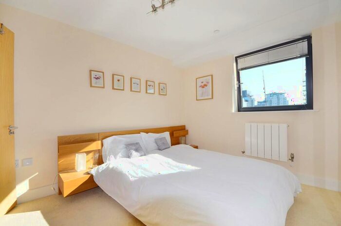 2 Bedroom Flat To Rent In Millharbour, Canary Wharf, London, E14