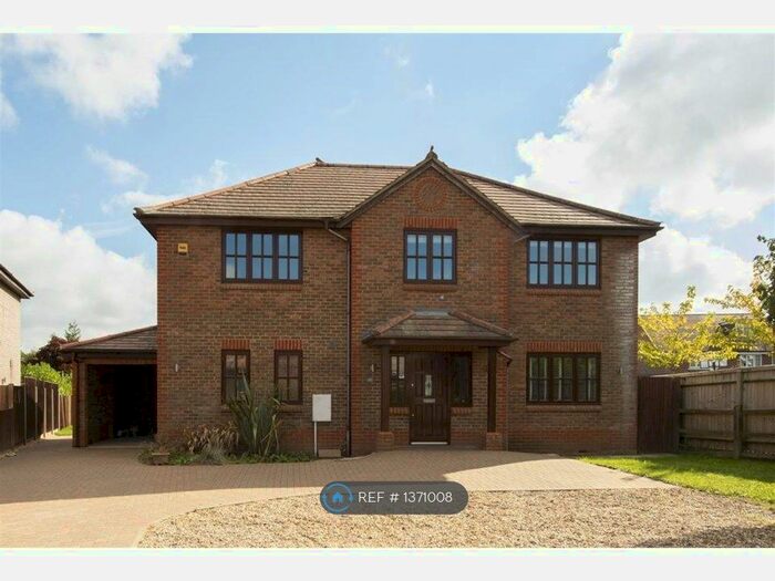 4 Bedroom Detached House To Rent In Derwent Road, Harpenden, AL5