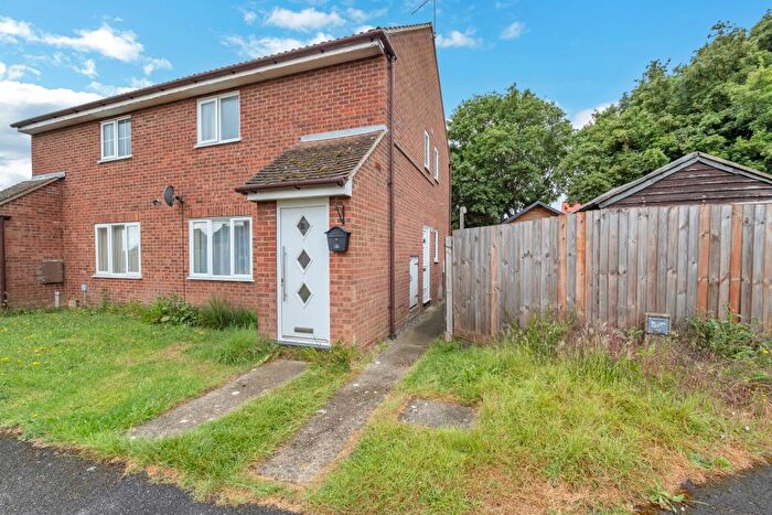 1 Bedroom Flat For Sale In Grebe Close, Stowmarket, IP14