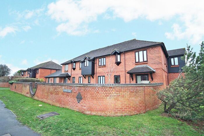 2 Bedroom Flat To Rent In Plested Court, Stoke Mandeville, Aylesbury, HP22