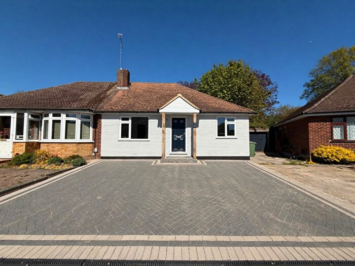 3 Bedroom Bungalow For Sale In Dunstable, Bedfordshire, LU5