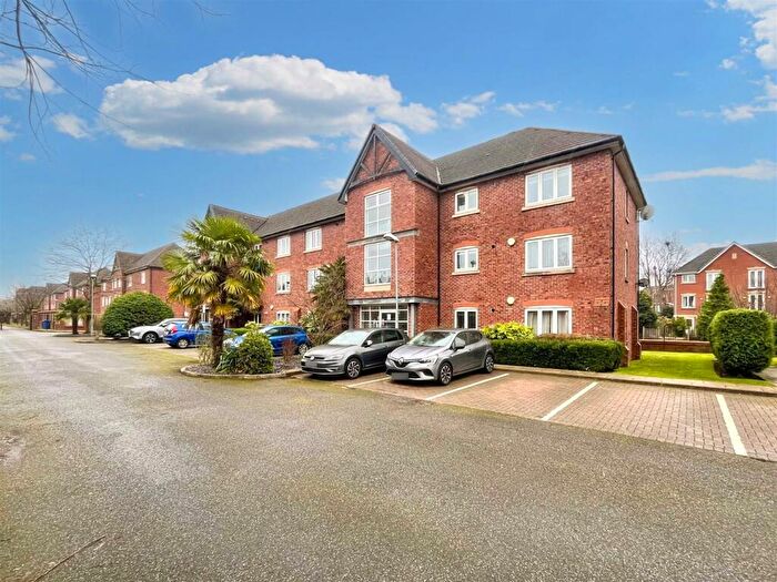 2 Bedroom Apartment To Rent In Waterside, Sale, M33