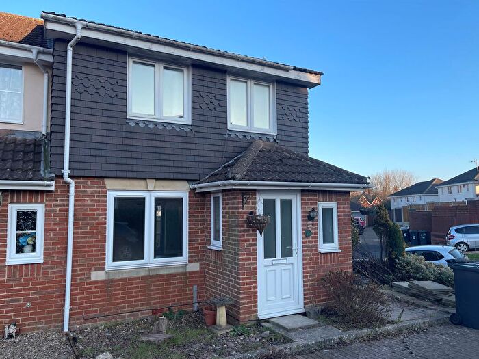 3 Bedroom Semi-detached House To Rent In Bridge Farm Road, Uckfield, TN22