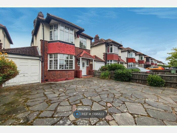 3 Bedroom Detached House To Rent In Sidcup Road, London, SE9