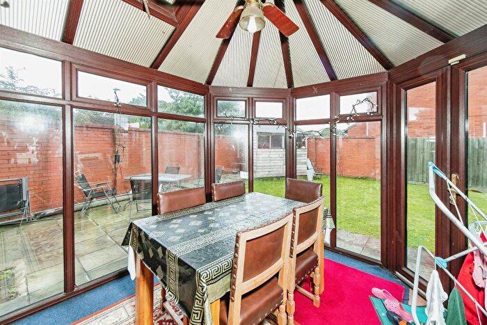 3 Bedroom End Of Terrace House For Sale In Harrington Close, Lower Earley, Reading, RG6